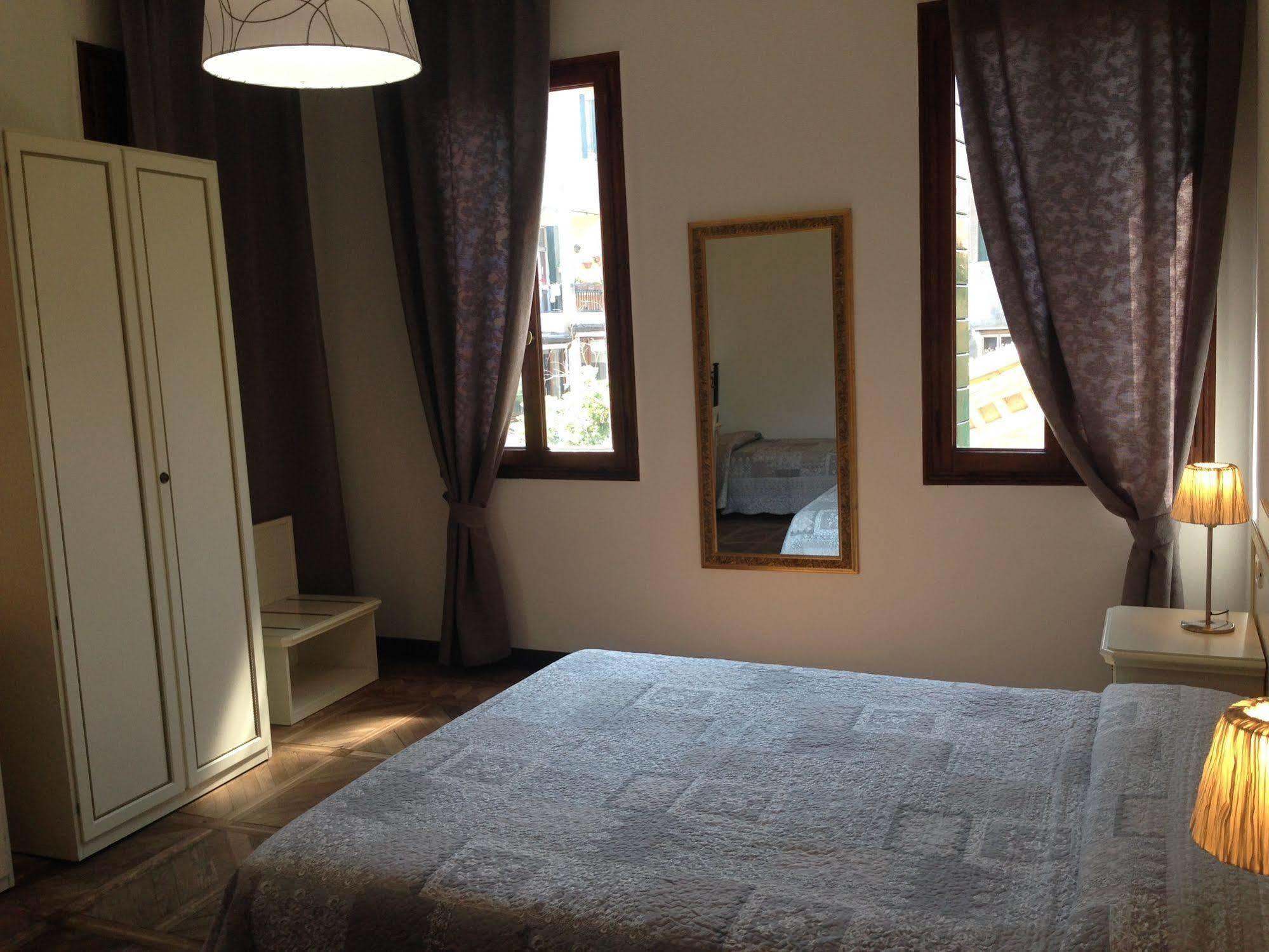 Guest House Loredana Venetië Buitenkant foto